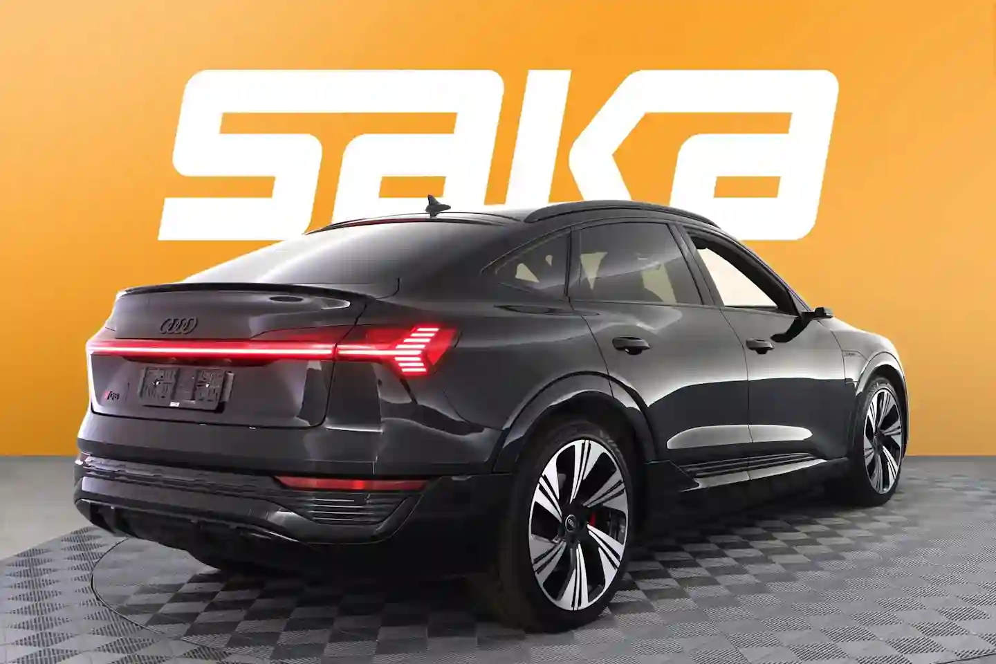 Car Image - 3SeTrWVFpMxFcxx8TpHywU