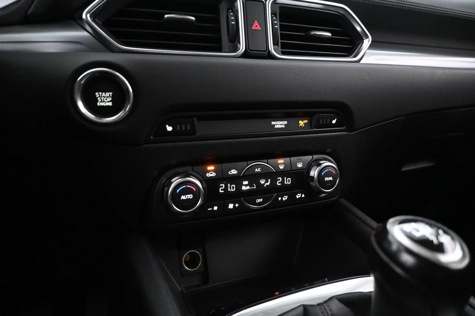 Car Image - V8Luium5qRcEuTjS9PJh5