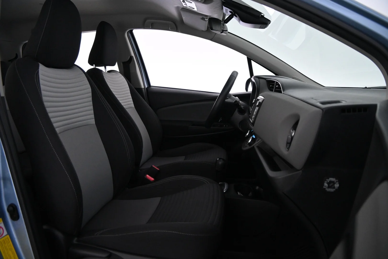 Car Image - 1EBQRO3plQITQhYzzvCASX