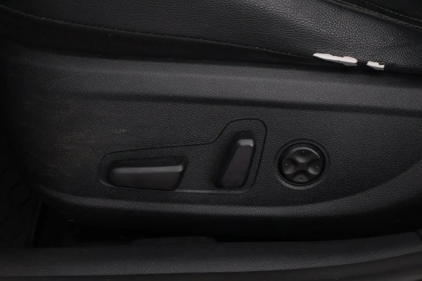 Car Image - 2gZYqtYXHqkga3HXtTmjOL