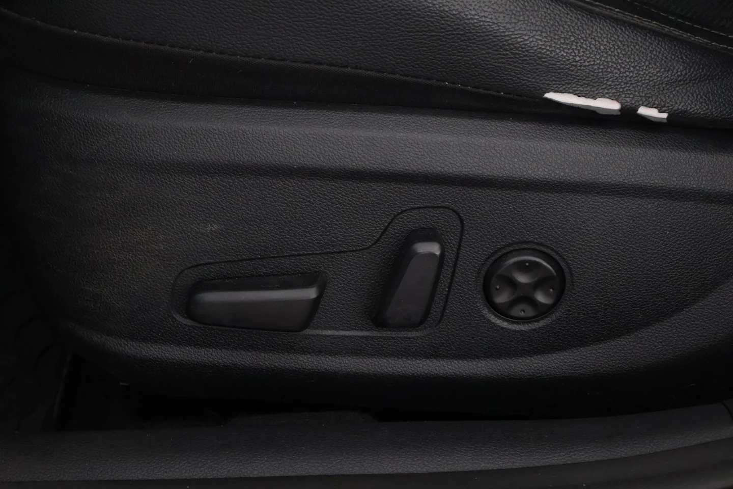 Car Image - 2gZYqtYXHqkga3HXtTmjOL