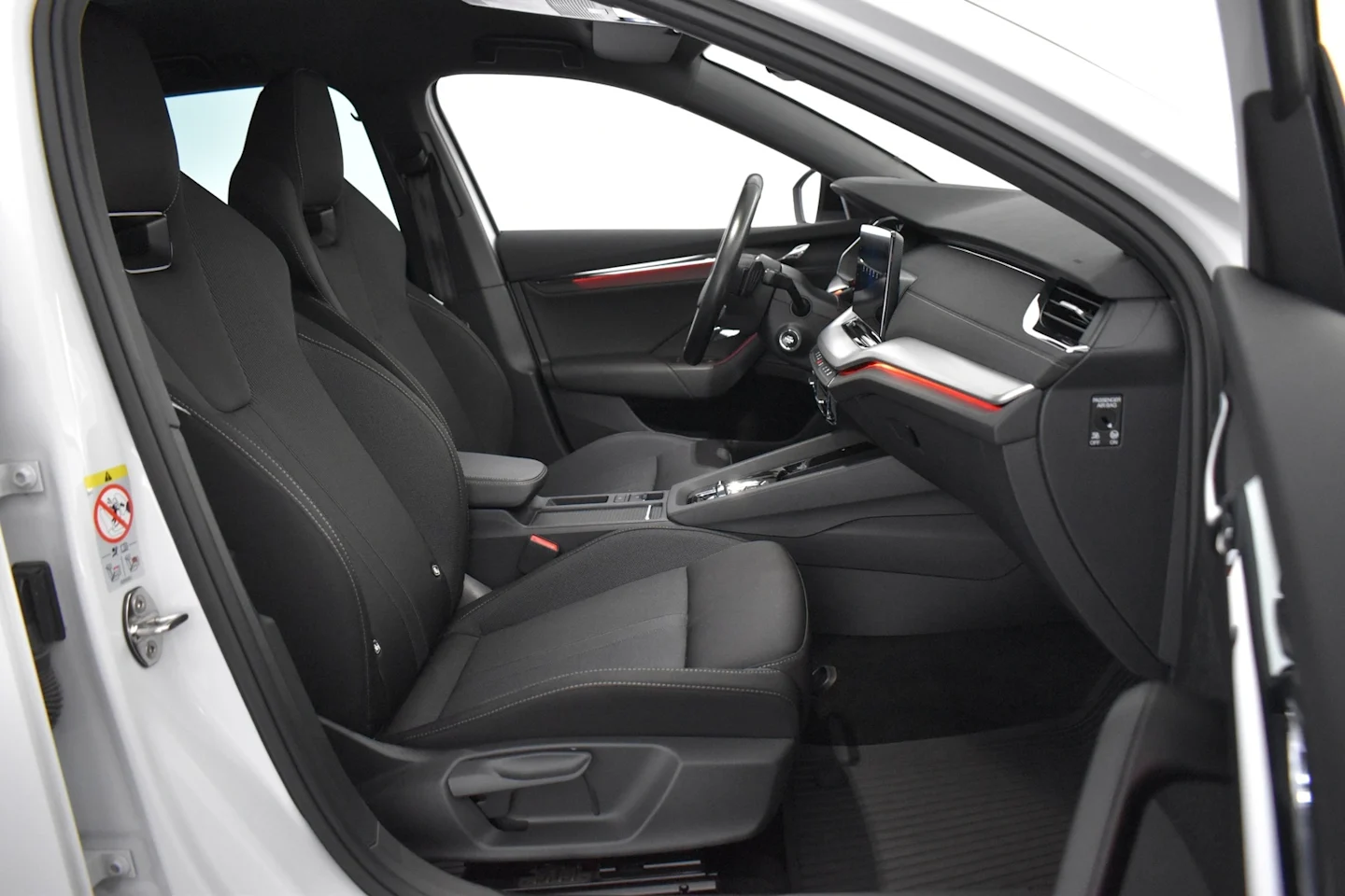Car Image - 3W993AO9b30HfEeeebKYOG