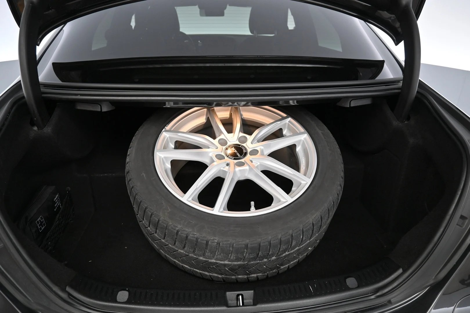 Car Image - eLJ0zJiDitG1csoRkrdW4