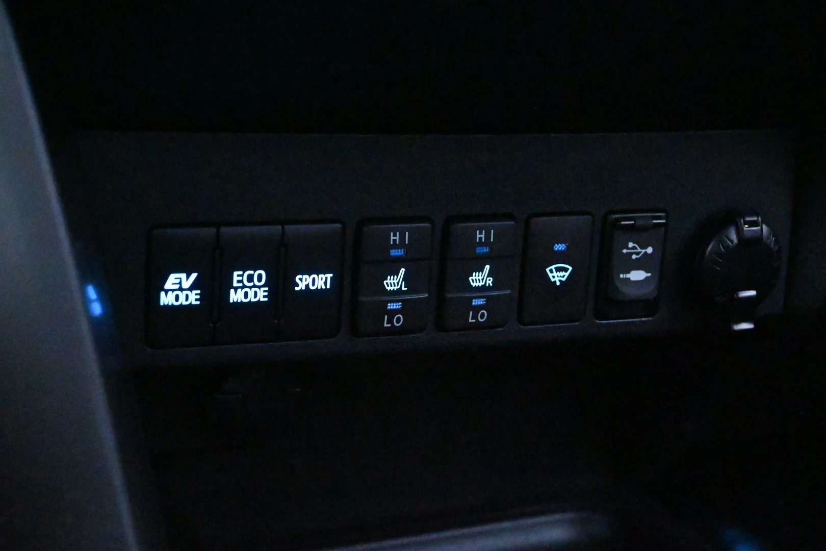 Car Image - nLGGFKH96fWhpaQOt0VPq