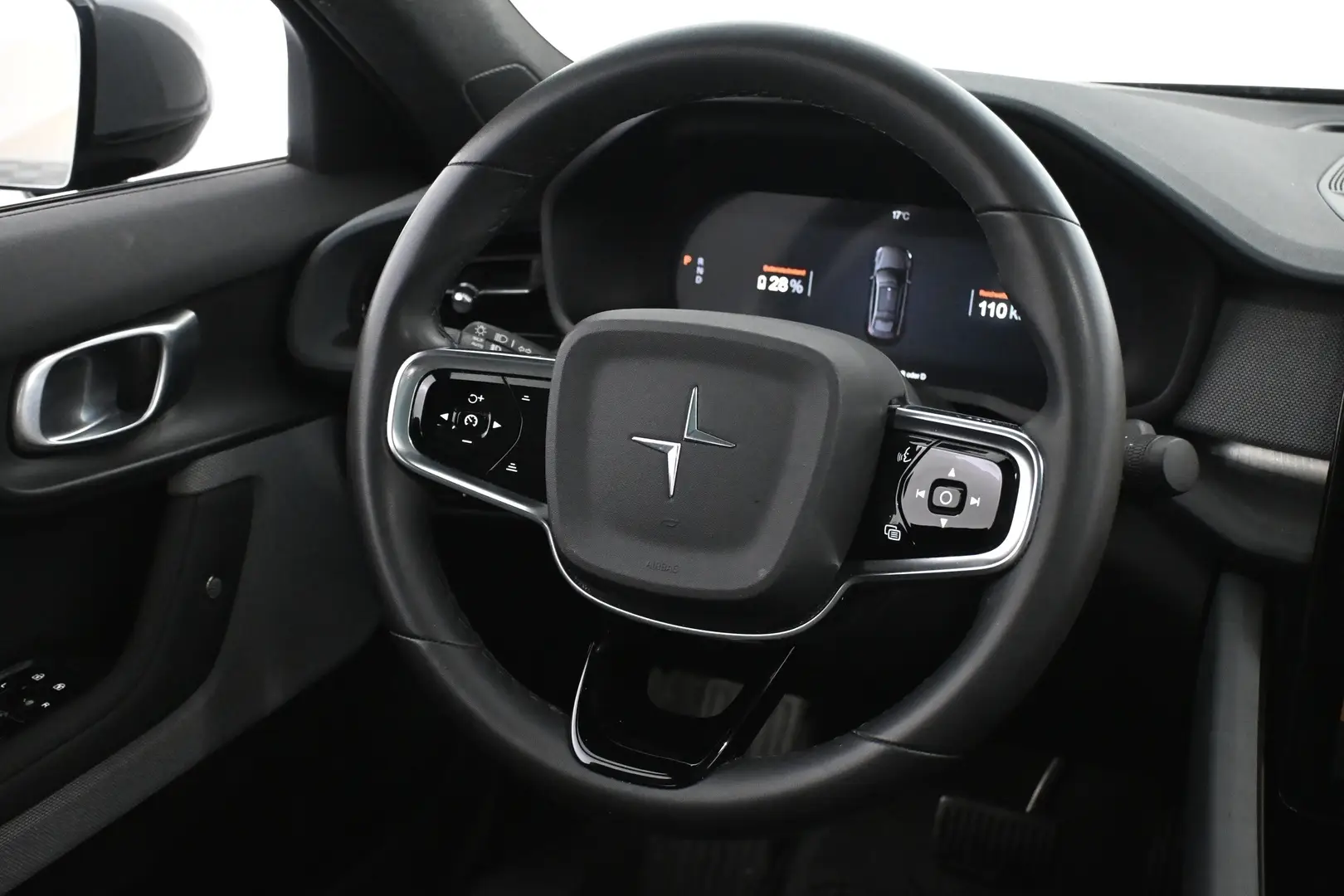 Car Image - 2z3IqYHwVySljFR8D37YjR