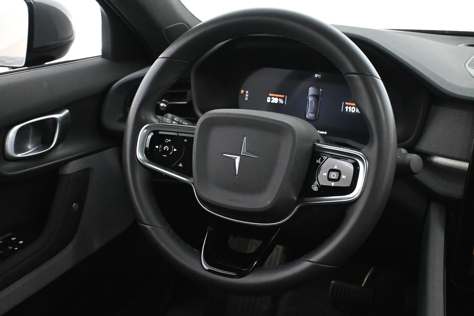 Car Image - 2z3IqYHwVySljFR8D37YjR