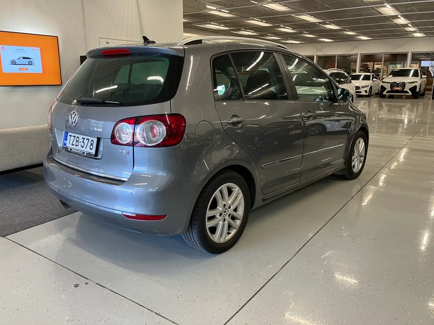 Car Image - 6I2hbpLMAWjQjxMWZDIC42