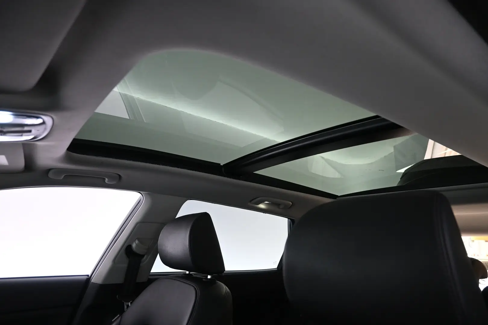 Car Image - 2iKhYbbW1Hu2n5Qz9ydLwJ