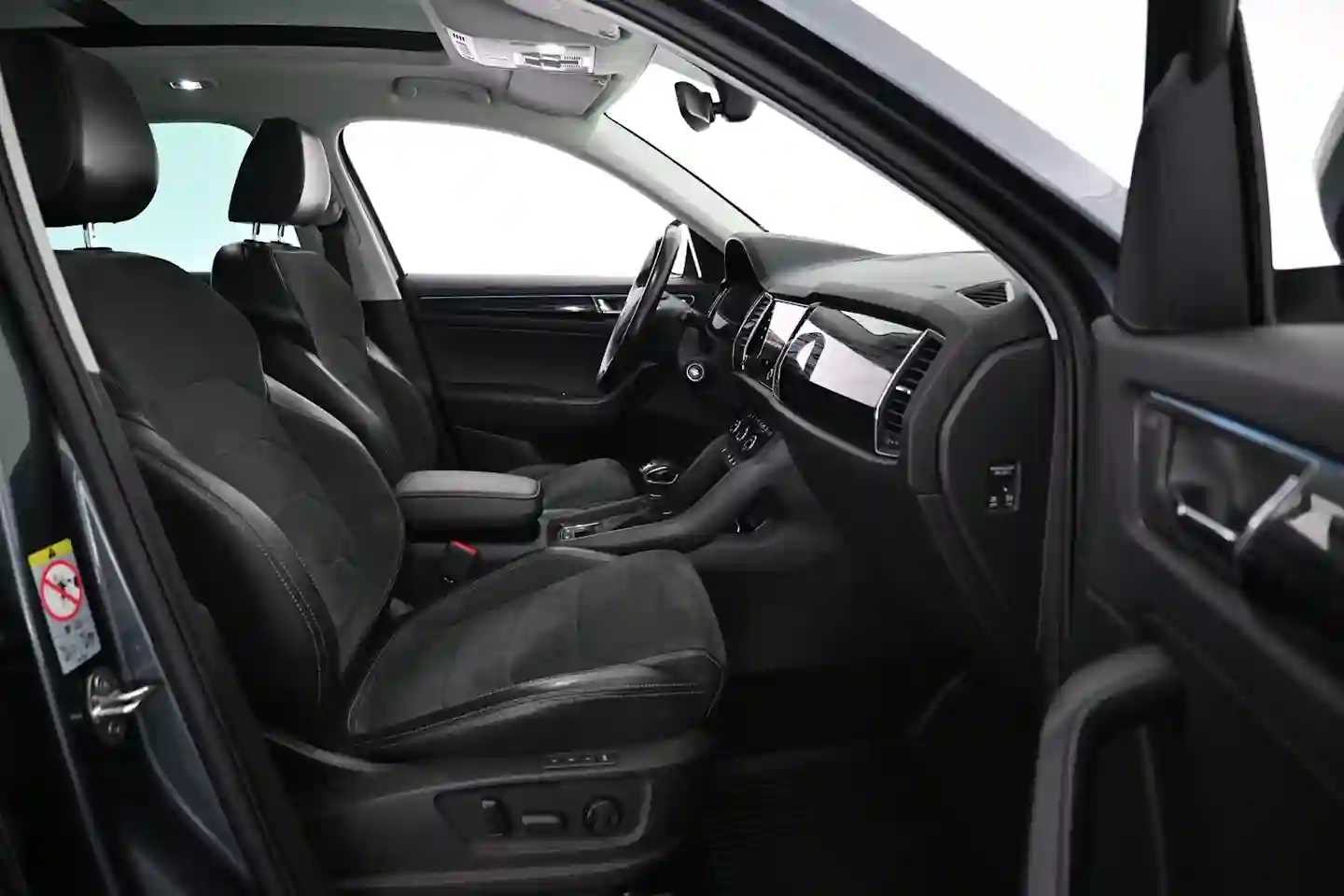 Car Image - 4C80NqqGDtXKOM2sDBhuSp