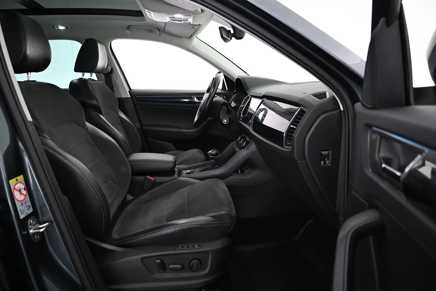 Car Image - 4C80NqqGDtXKOM2sDBhuSp