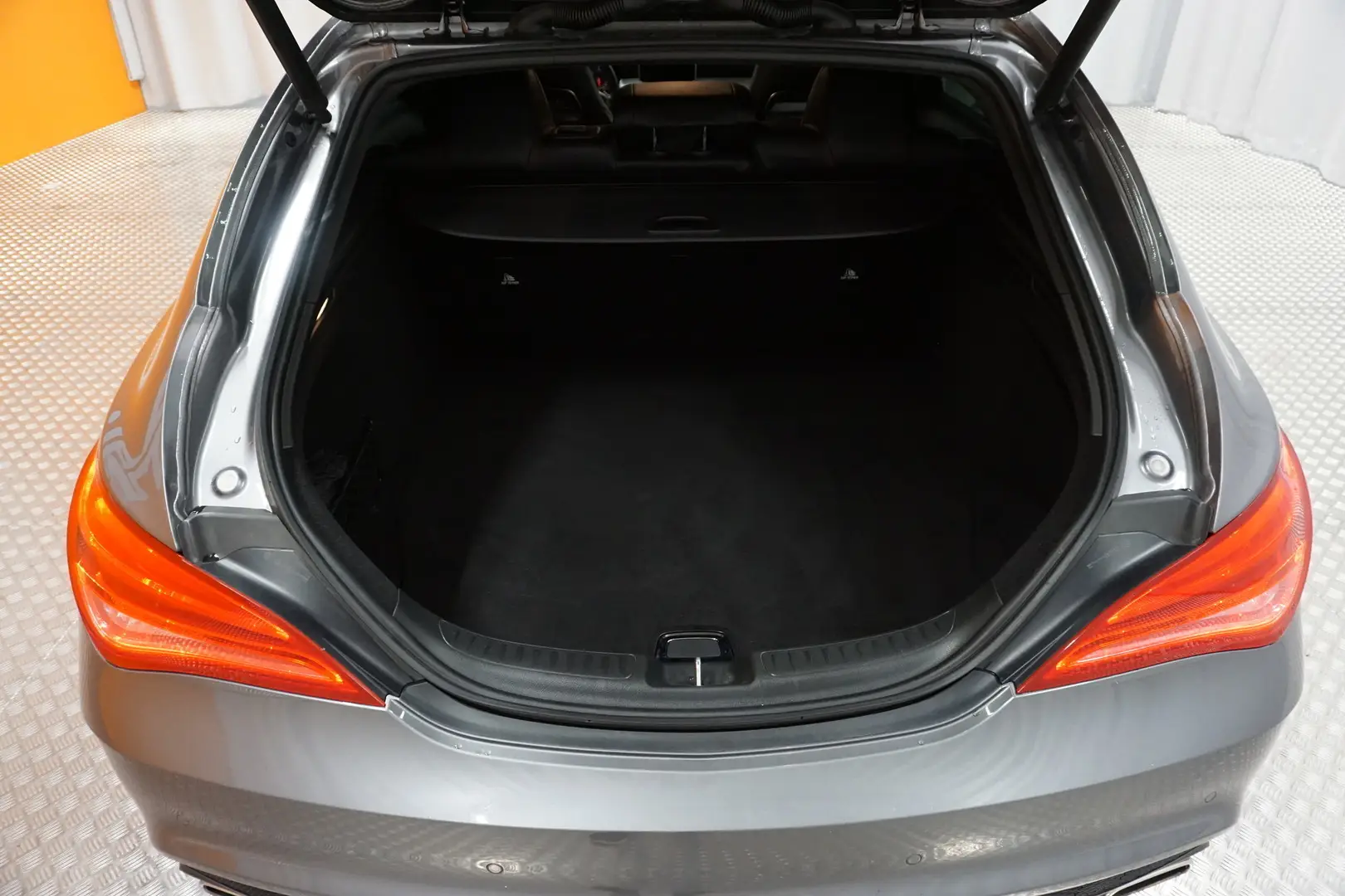 Car Image - 5r9VNTVskdLwyDSItoEkPU