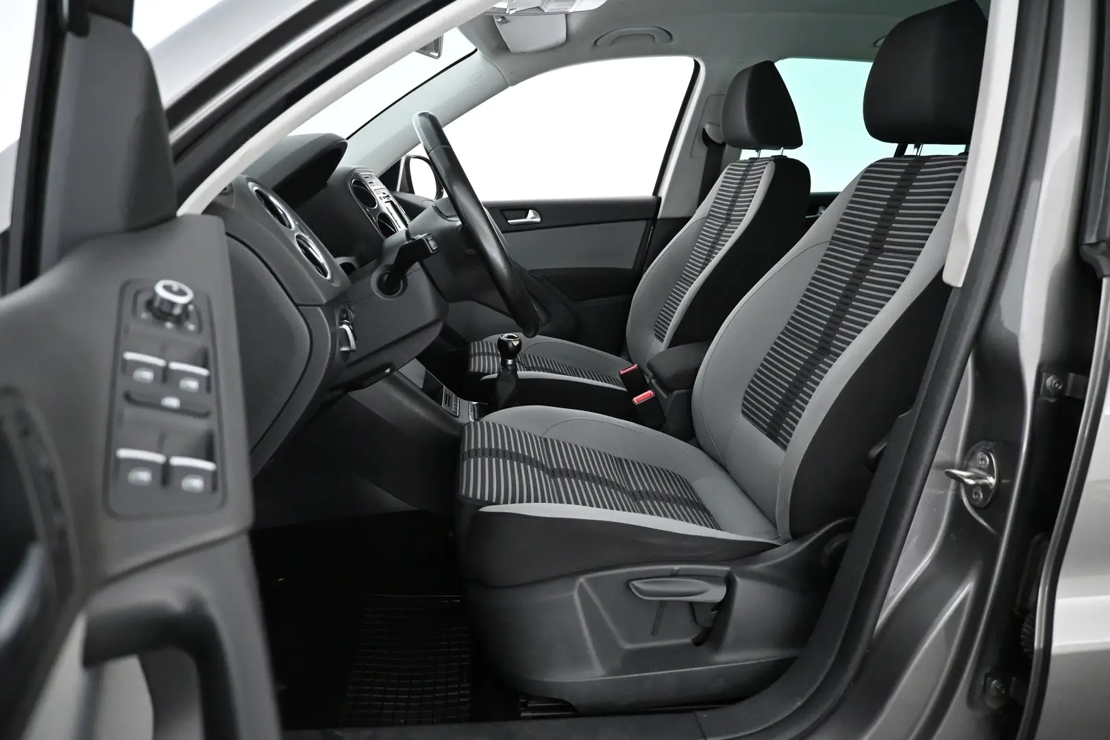 Car Image - 4KEKr0xuxUIpmBJrGd71ip