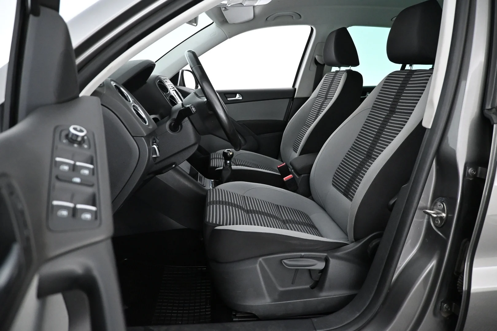 Car Image - 4KEKr0xuxUIpmBJrGd71ip