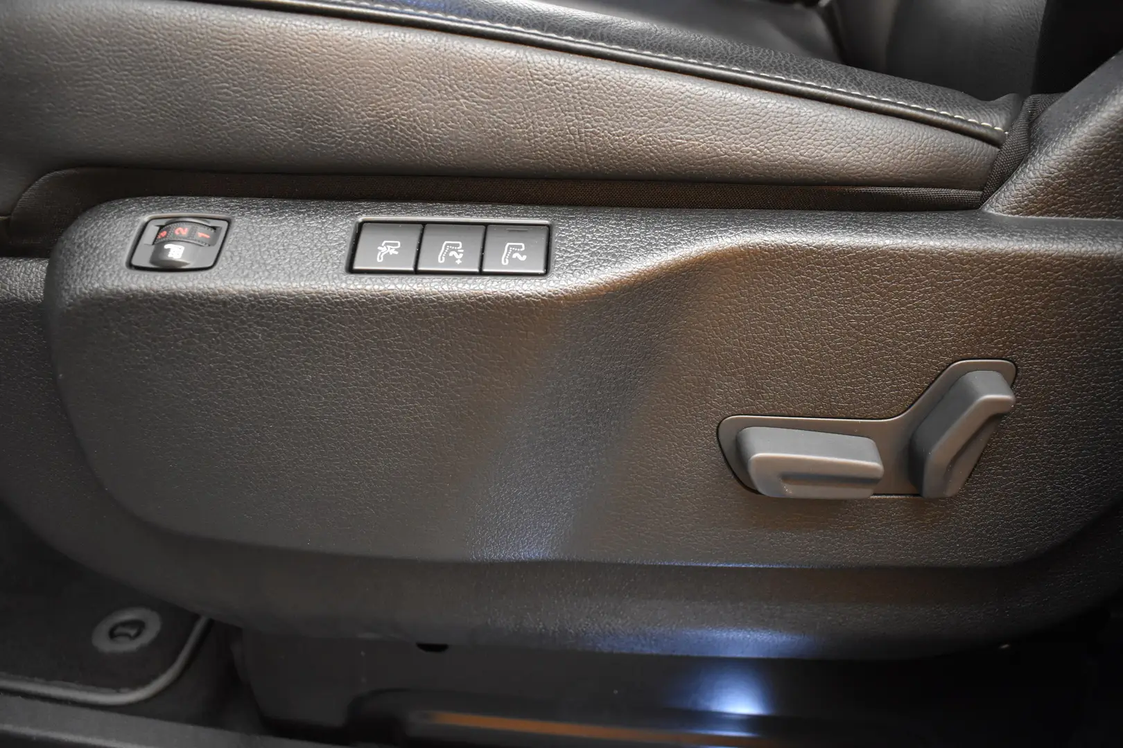 Car Image - 6HnNqyu5J5Dz7bgOiF0ZzJ