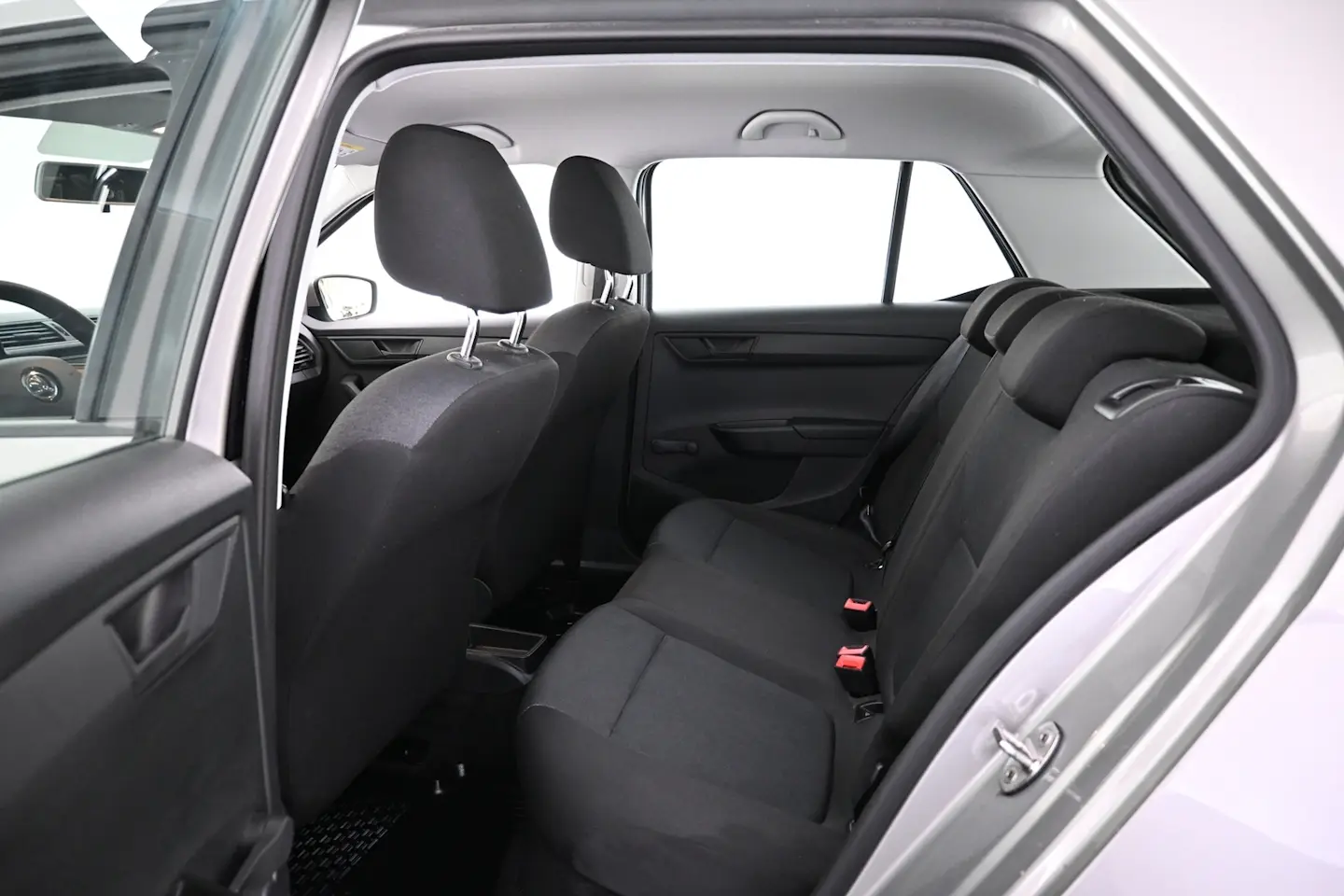 Car Image - uJbqobai3BkurtKDWKrjc