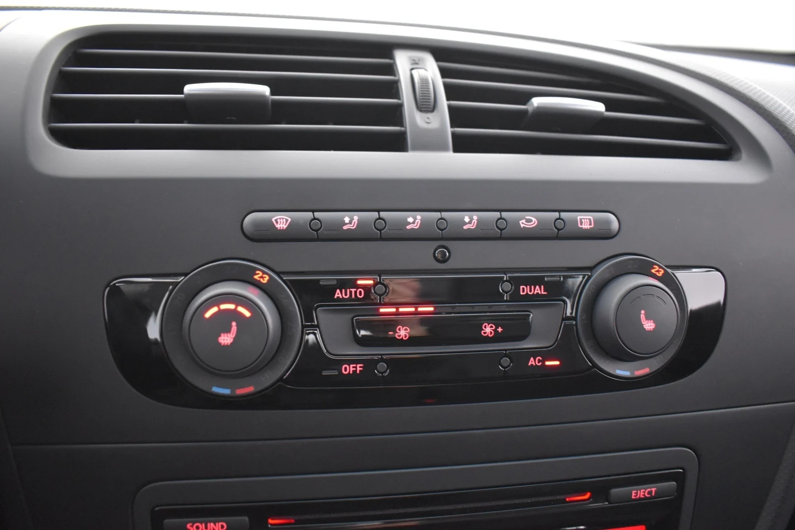Car Image - 5tA07n63KI774SBi8tFS4I