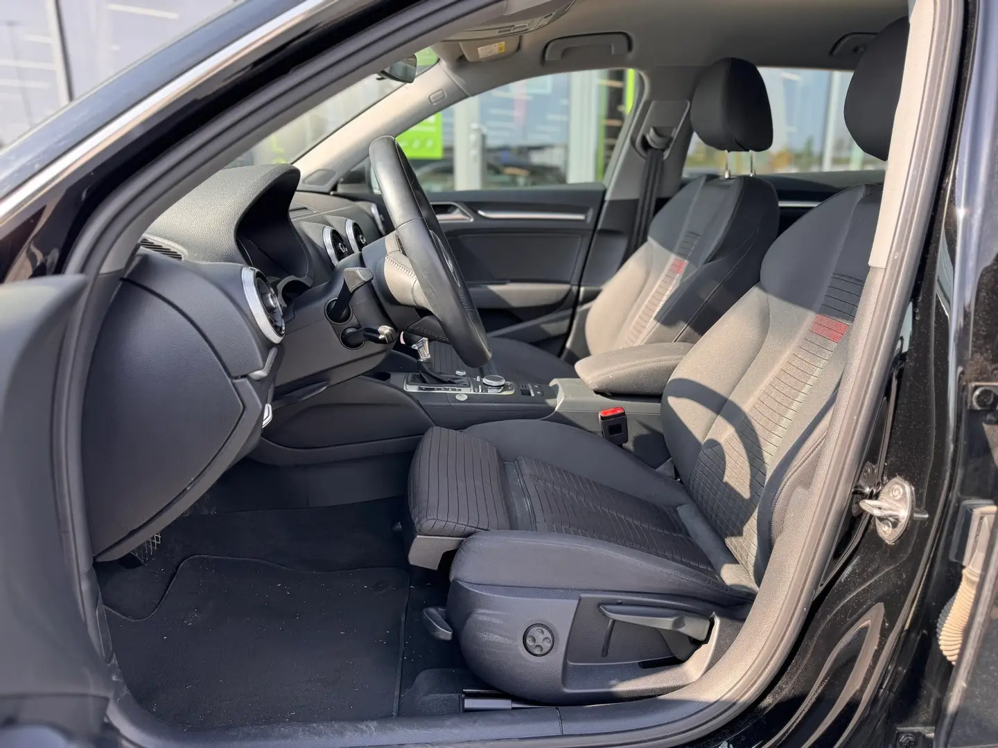 Car Image - 1ycGdzwhf4kepT7X2FfK15