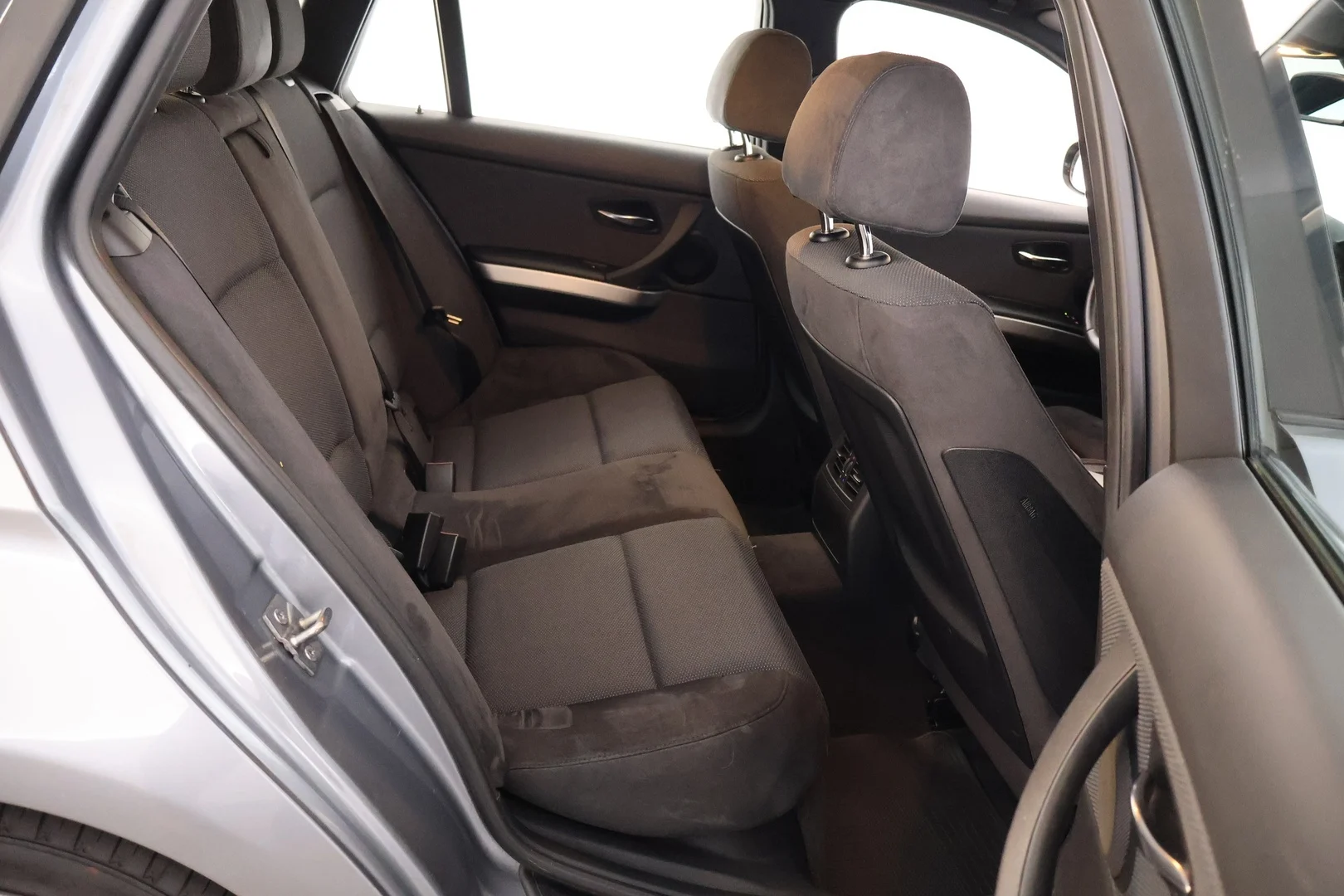 Car Image - 2cONL2B4aDjDndt3AzotN0
