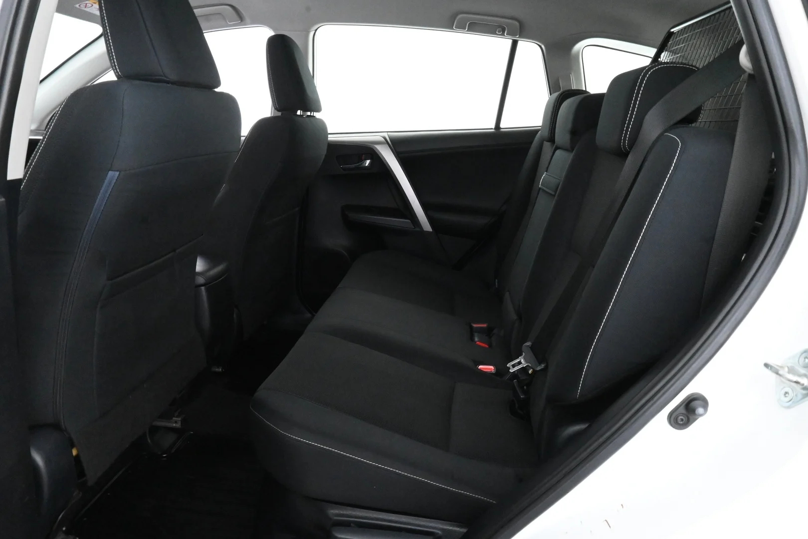 Car Image - 3R9uQyrhiu89yYY1yDeiW4