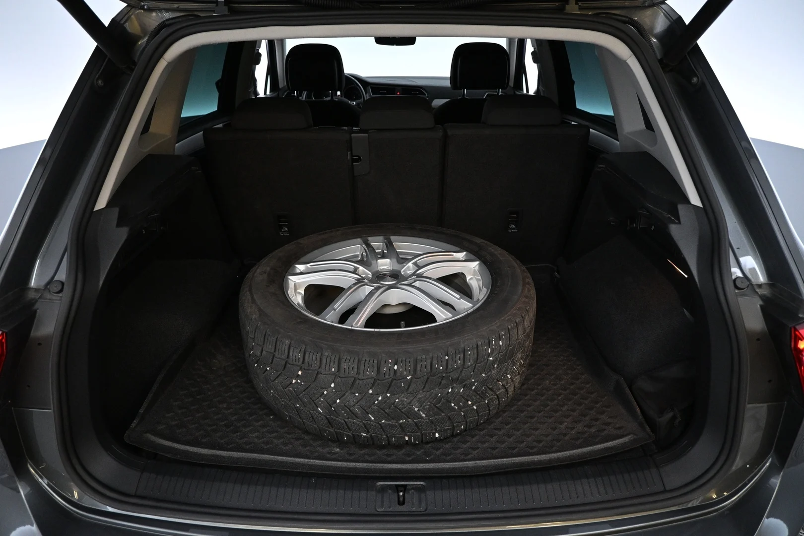 Car Image - 3JytaIFGS3l8OCvm64HvLS