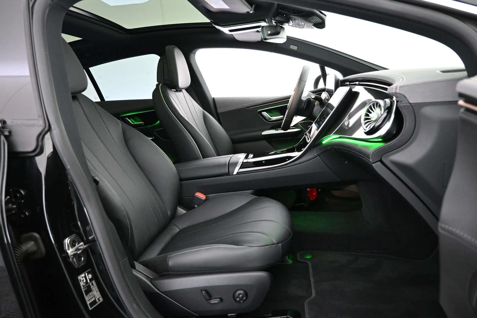 Car Image - 55QNx8k36PDWx8D1KHFrnF