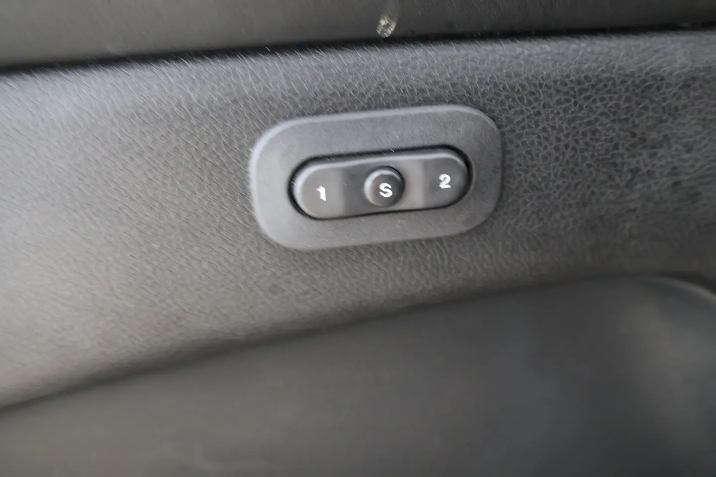 Car Image - 1MnMRlhWkbDMIVkj03IXFf