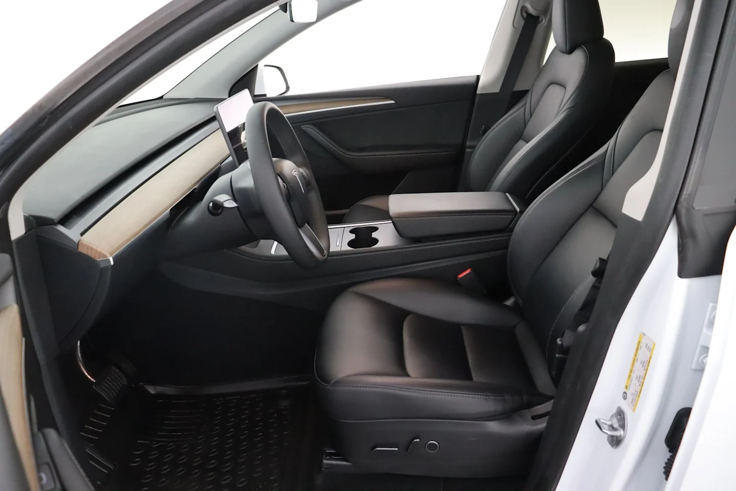 Car Image - 4TwcohFwlctIaKJdZfqNy4