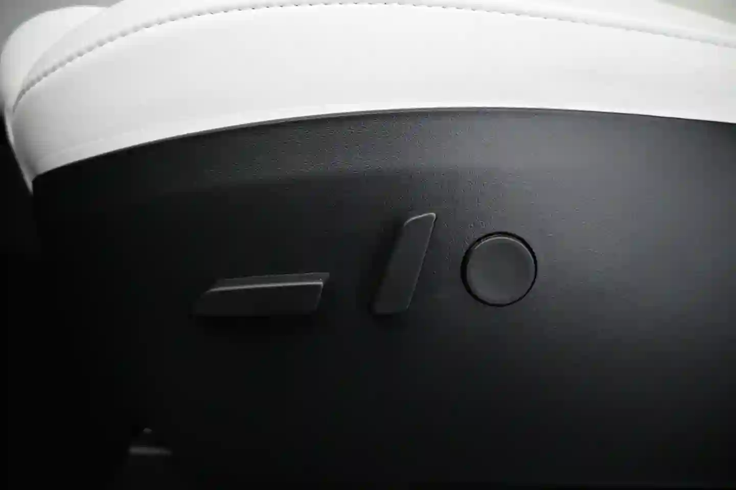 Car Image - 6wgkmkXncPQ3AyYF47vQZf