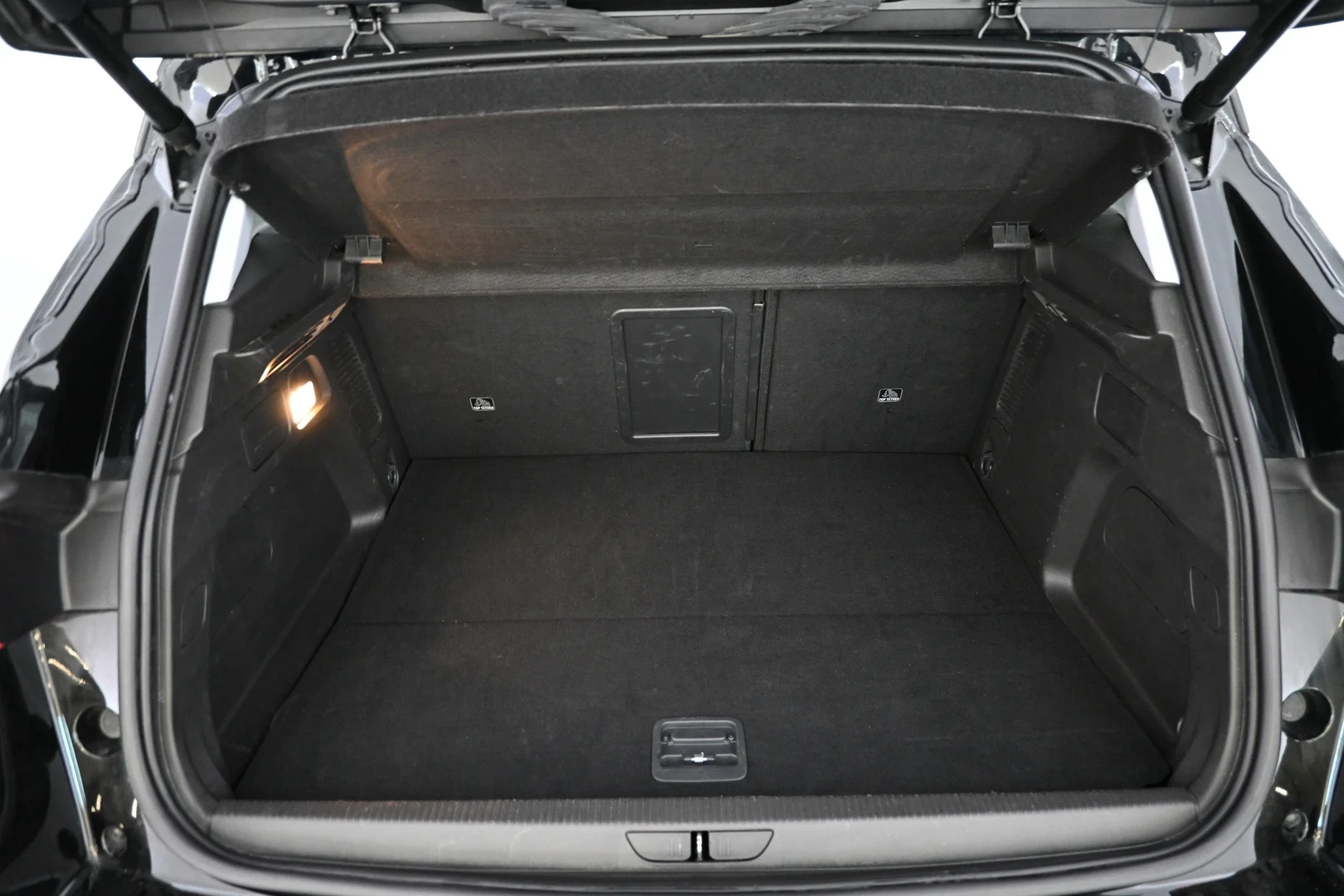 Car Image - 53657wB6Lw1yFjUozG5y7d