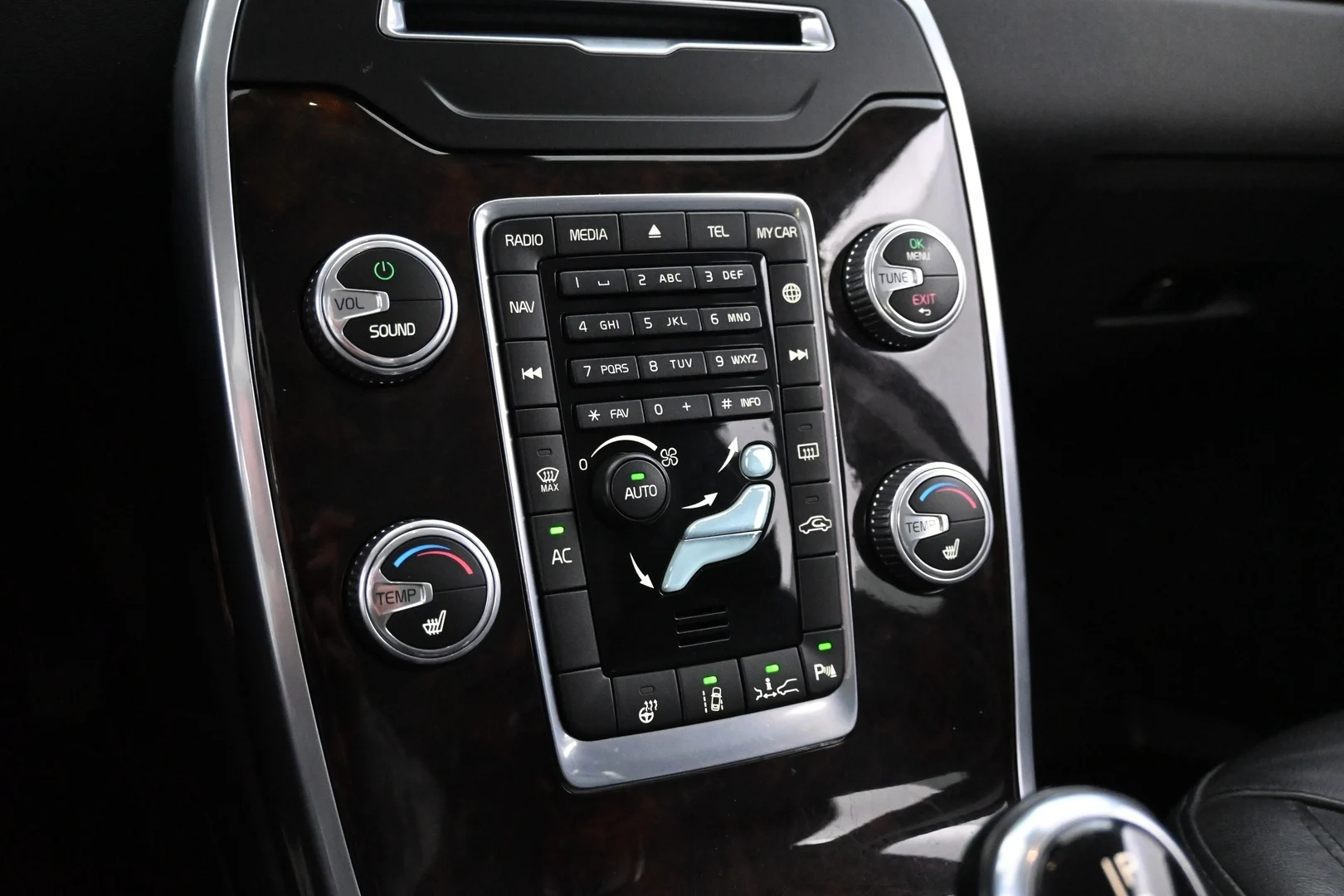 Car Image - 4yEr757Z26iNFGoa9sbzdj