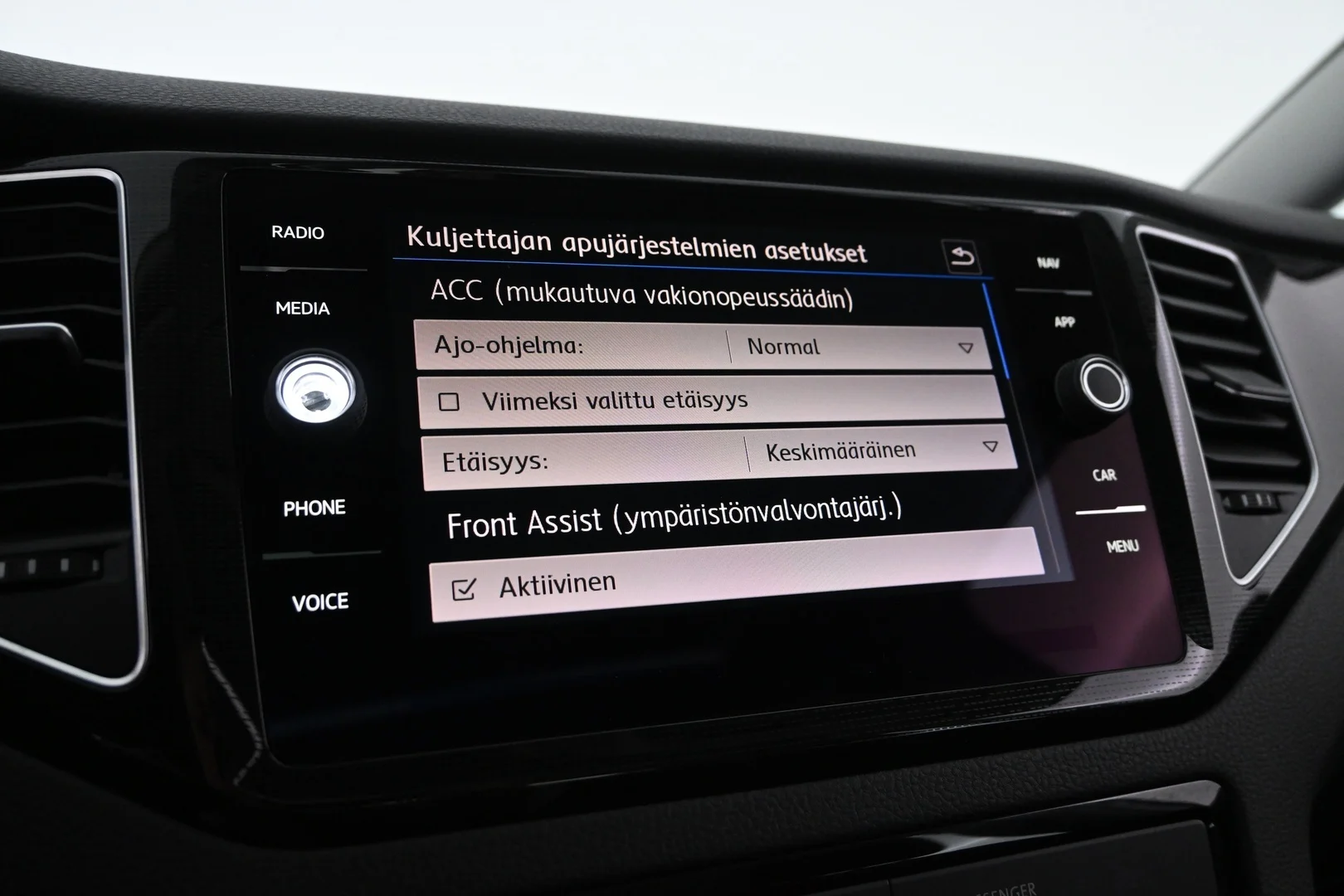 Car Image - 1AYyg5kIrKfl1UJXG73R1u