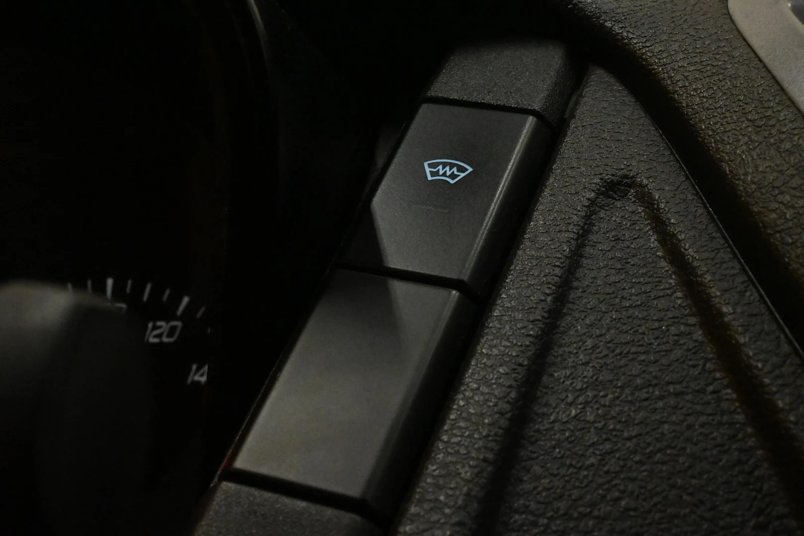 Car Image - 77QLFQHSzCLtYfLRVBPlaP