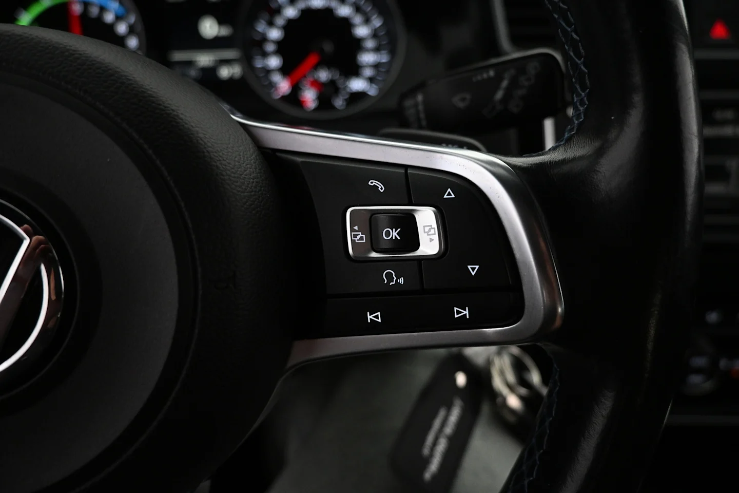 Car Image - 49ZKkDTRzR0dYWQBOkJNi4