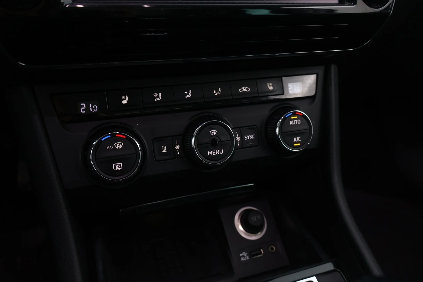 Car Image - 3Xb1gfBH5OfUhDmUNXWZVn