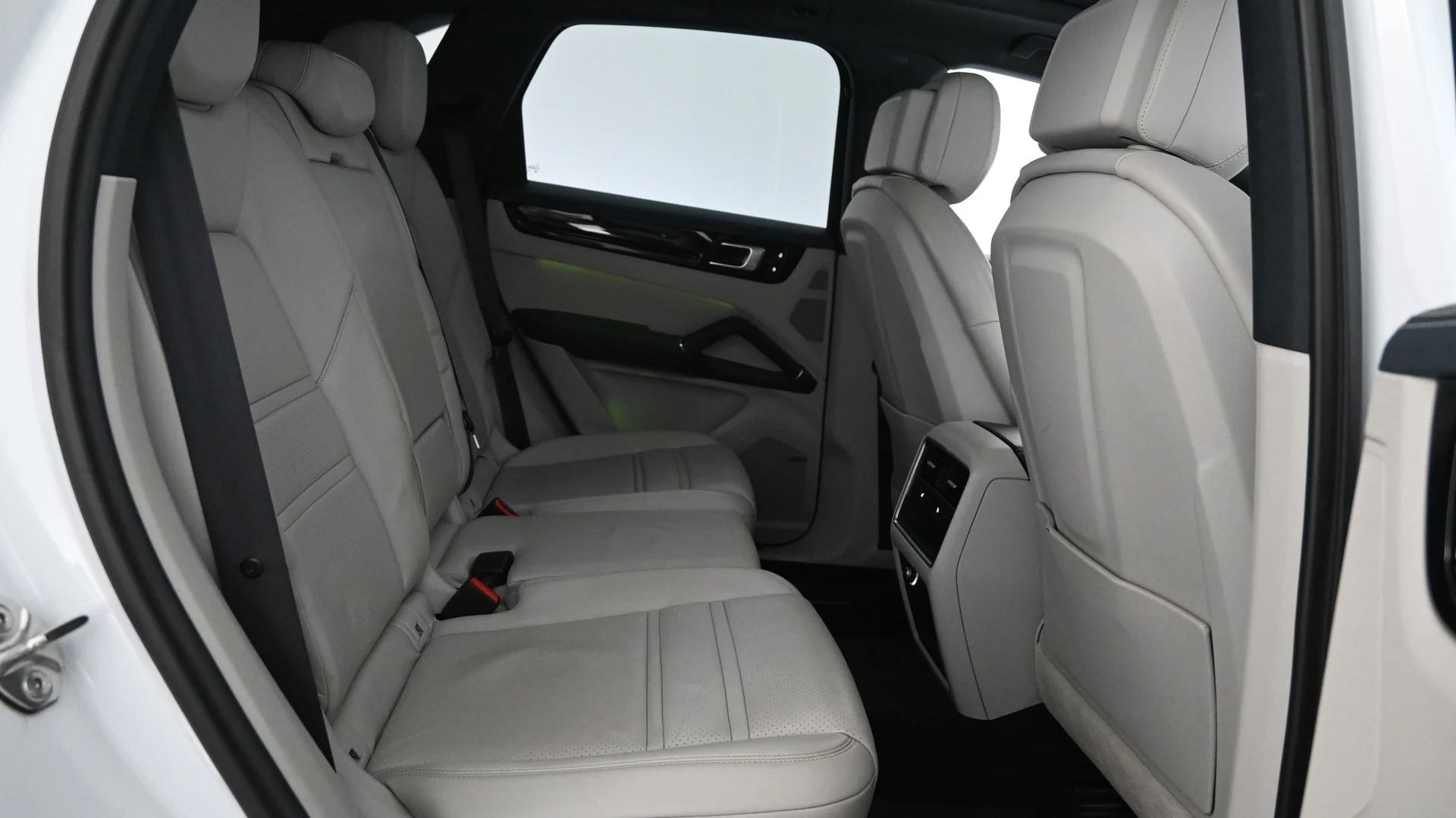 Car Image - 78hpdV7HFBk9dsNWwEwOAY