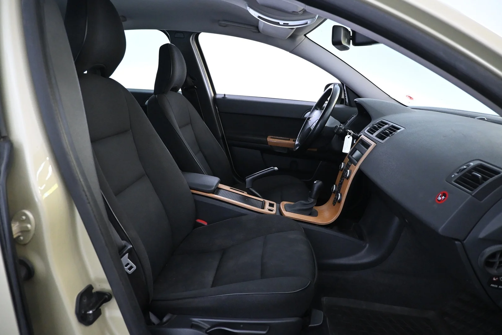 Car Image - 293OXK5dX83gSb6NIfYdJv