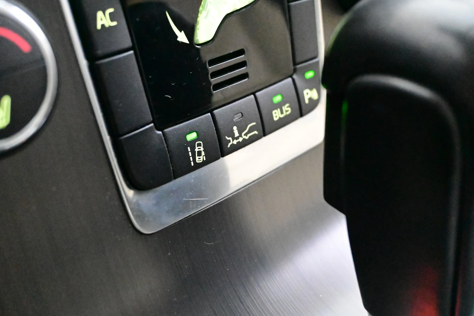 Car Image - 5zNSzg8y088li3l9khBWwp