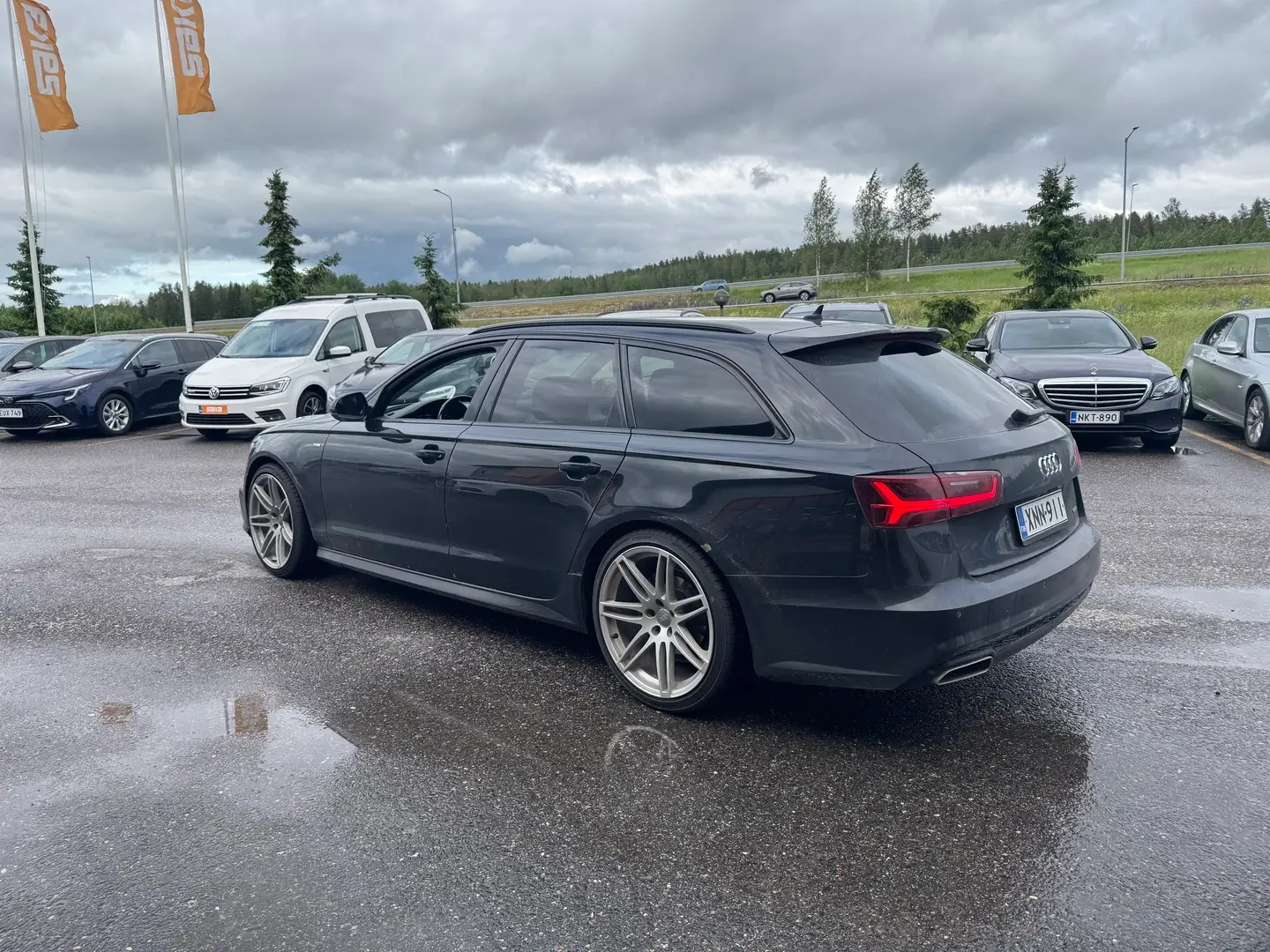 Car Image - qdfTt4GyqlgaluKW6XfmM