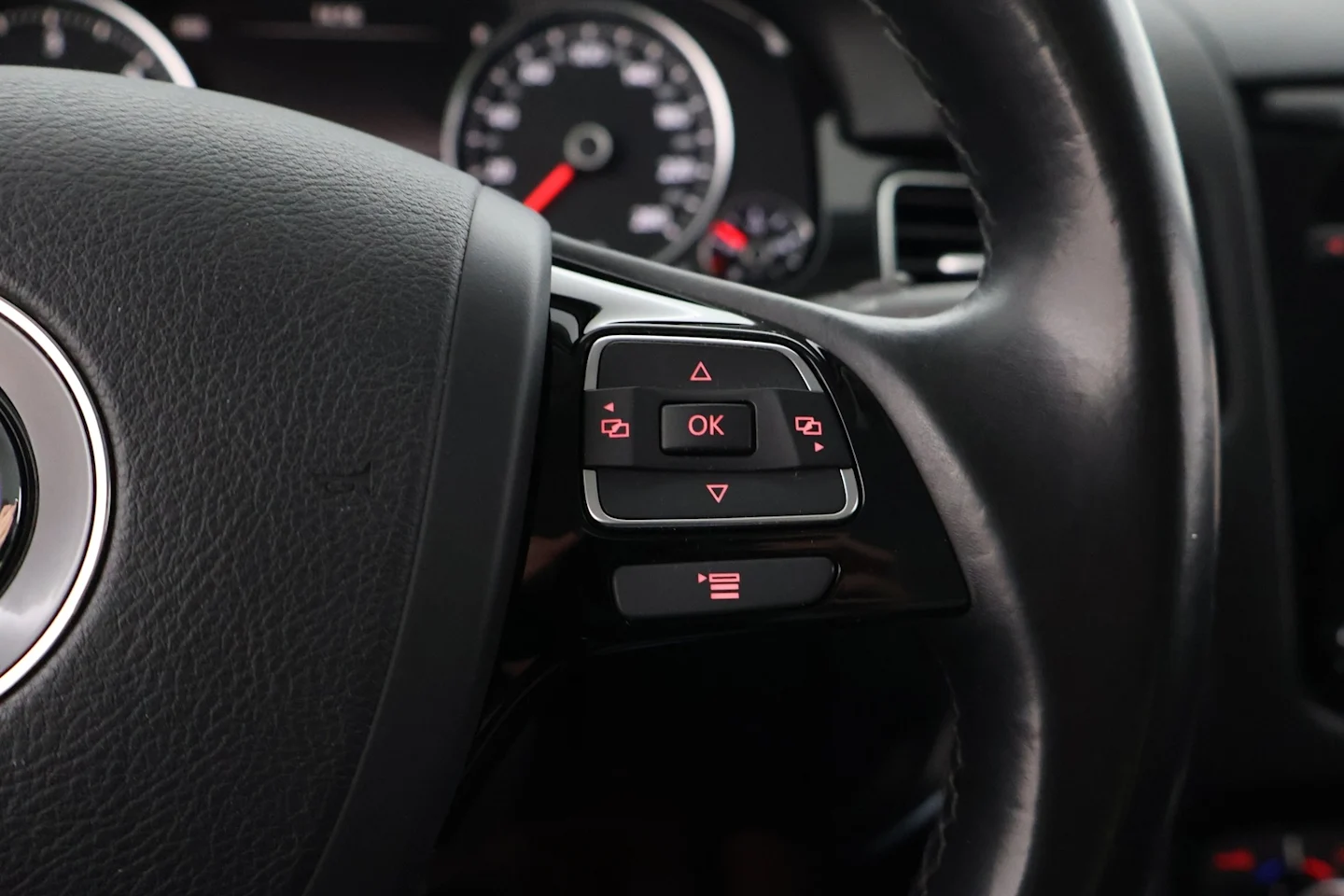 Car Image - 50bQSKPKUdplPkw9hT5JTe
