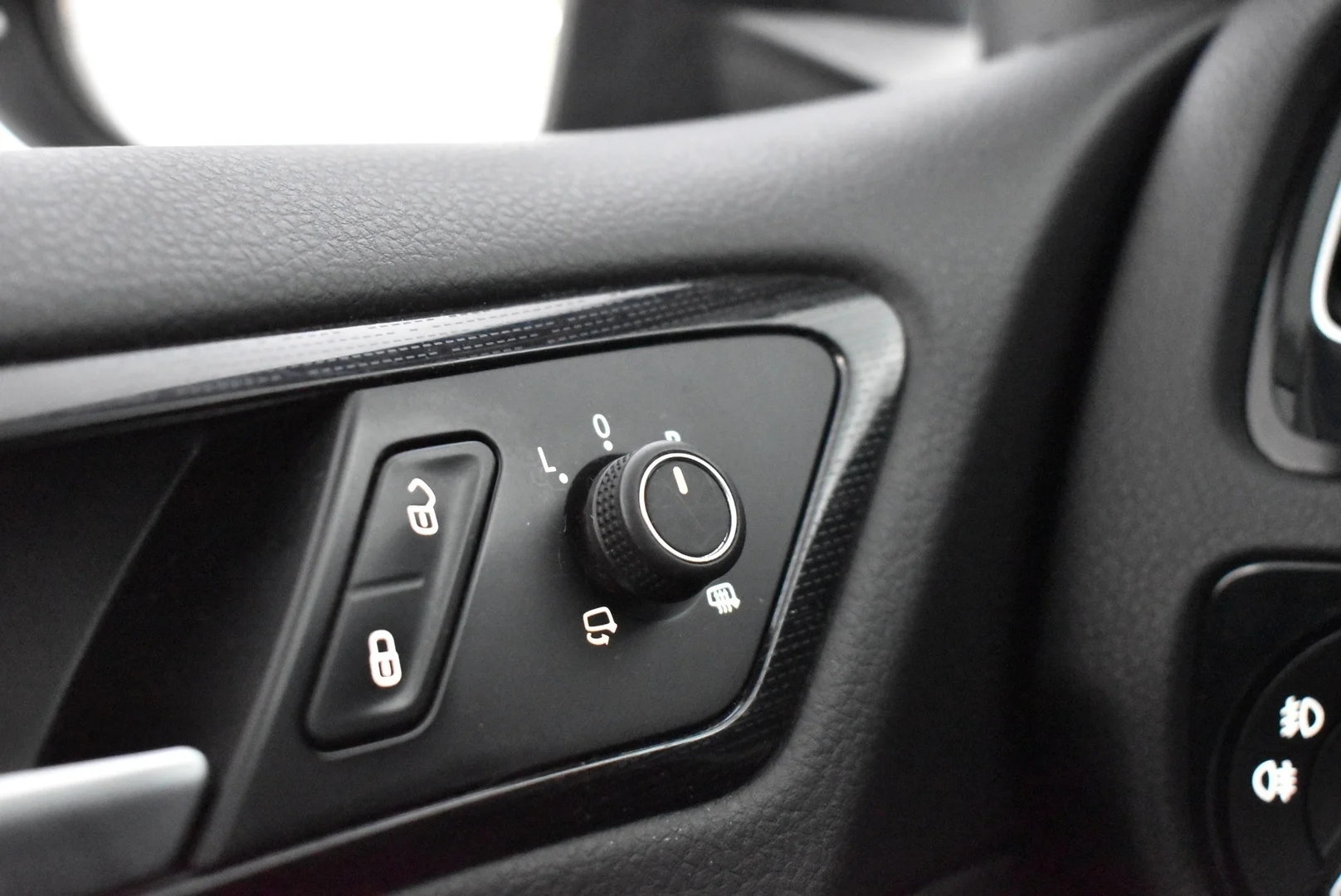 Car Image - 6DuyqSPk4HX3Xu4KCwZuI9