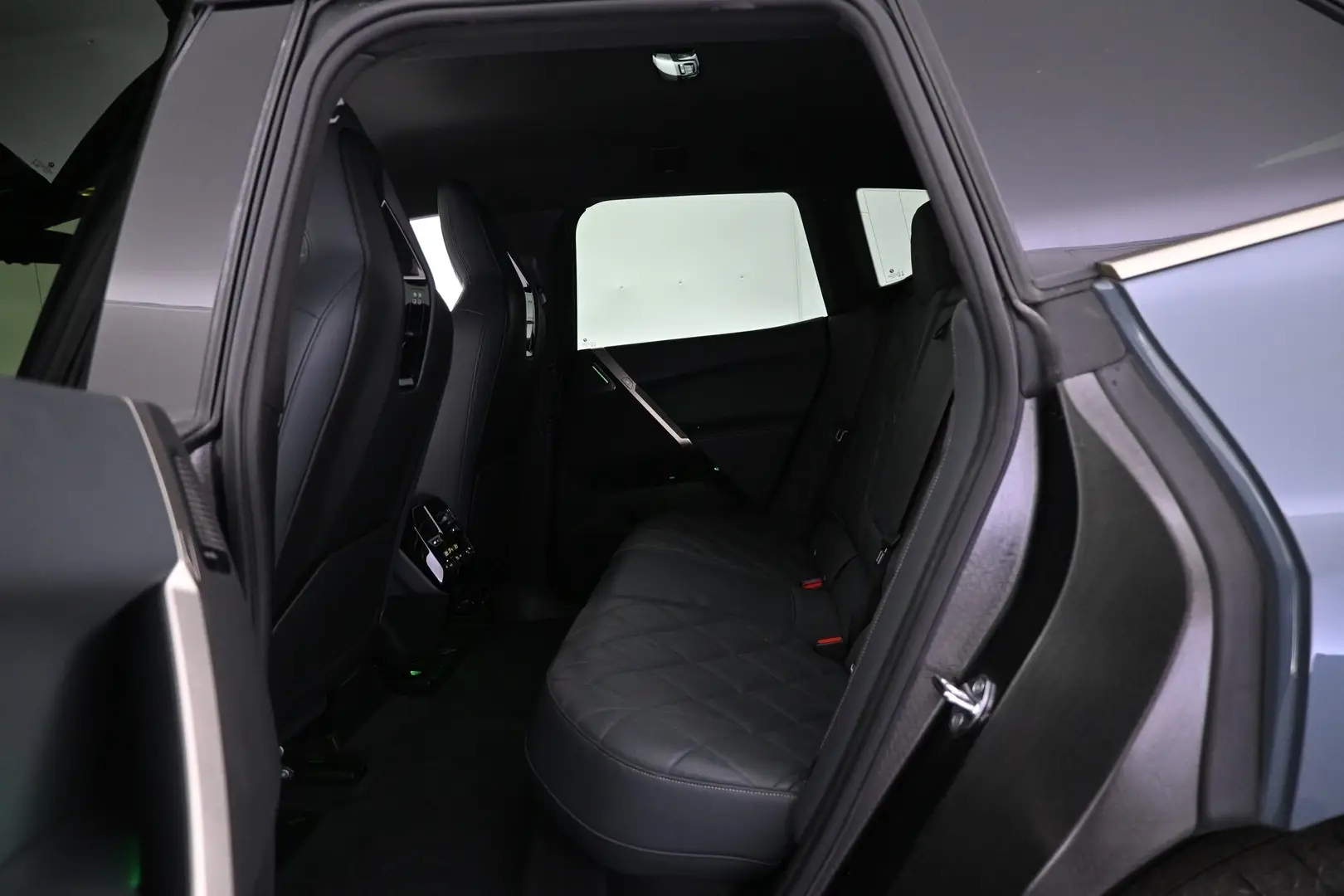 Car Image - 6KGvjyUJIPwCg8erPRx2hh