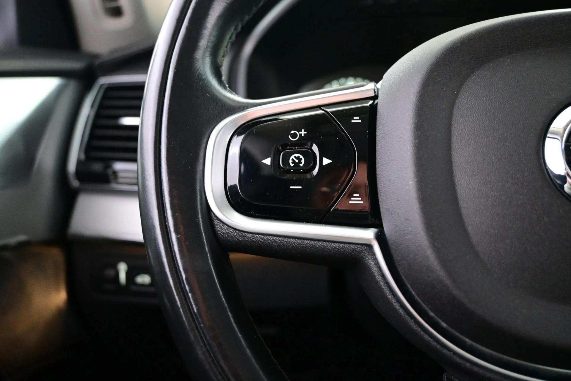 Car Image - 6fCyPqM4OE7hdc2ZqfyOQ7