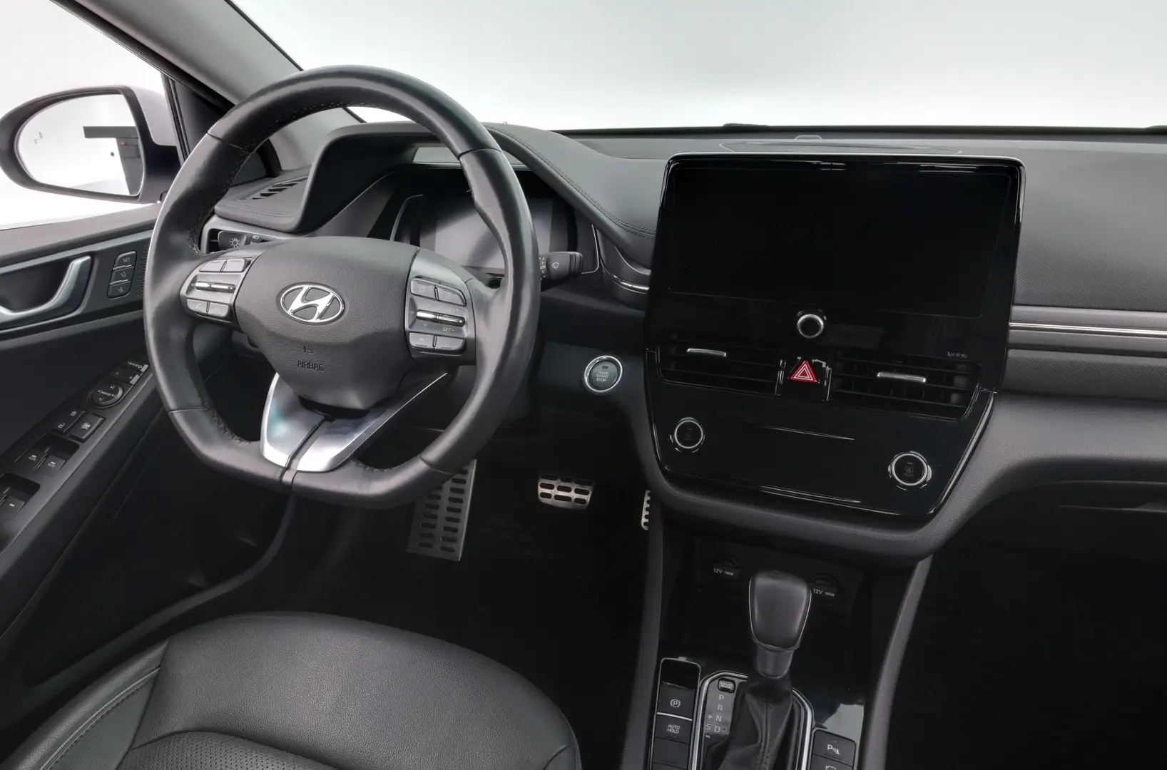Car Image - 33sIctCa3a0nfm4K22bIgj