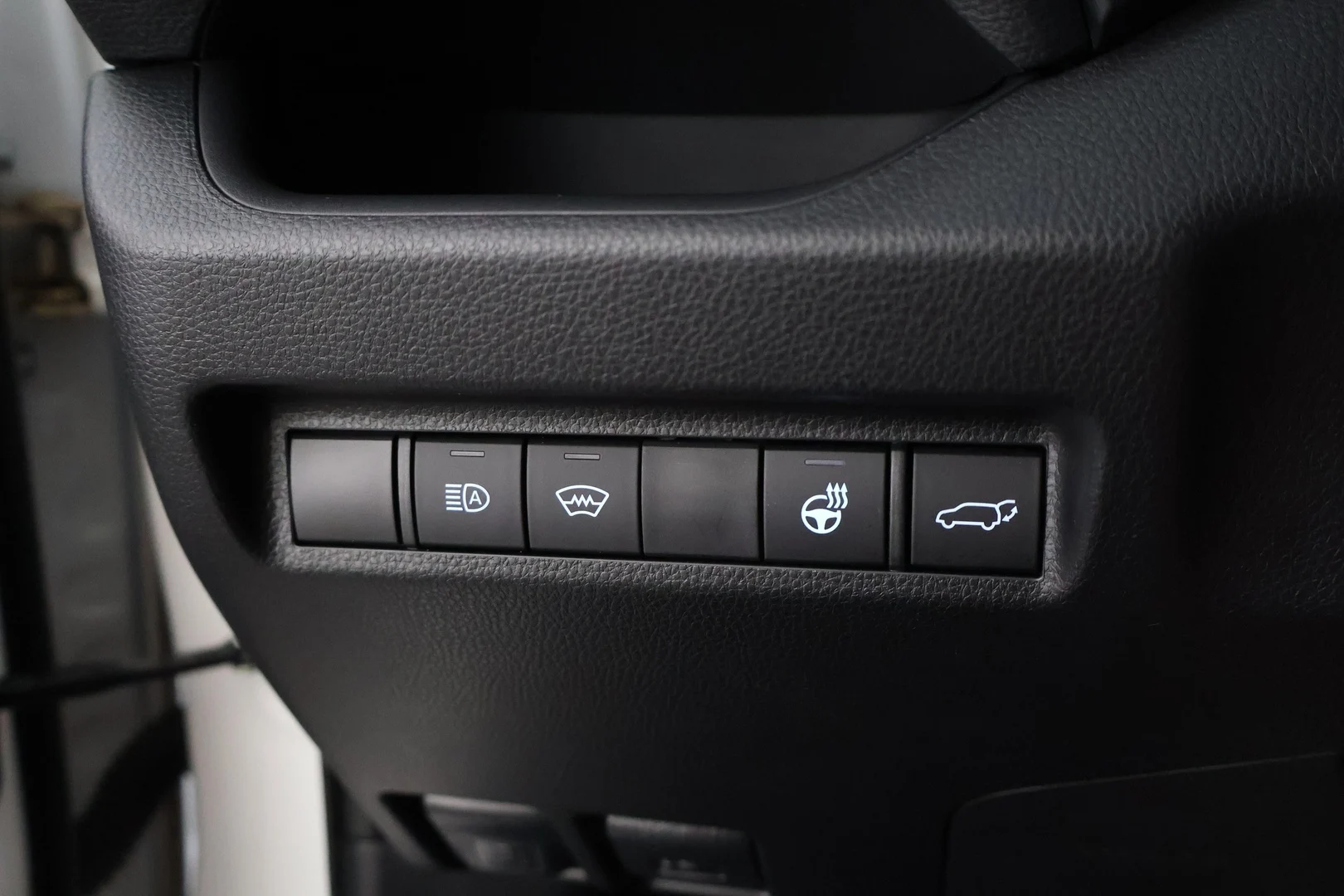 Car Image - 417NgFt0vWb8ajR0AG5YFX