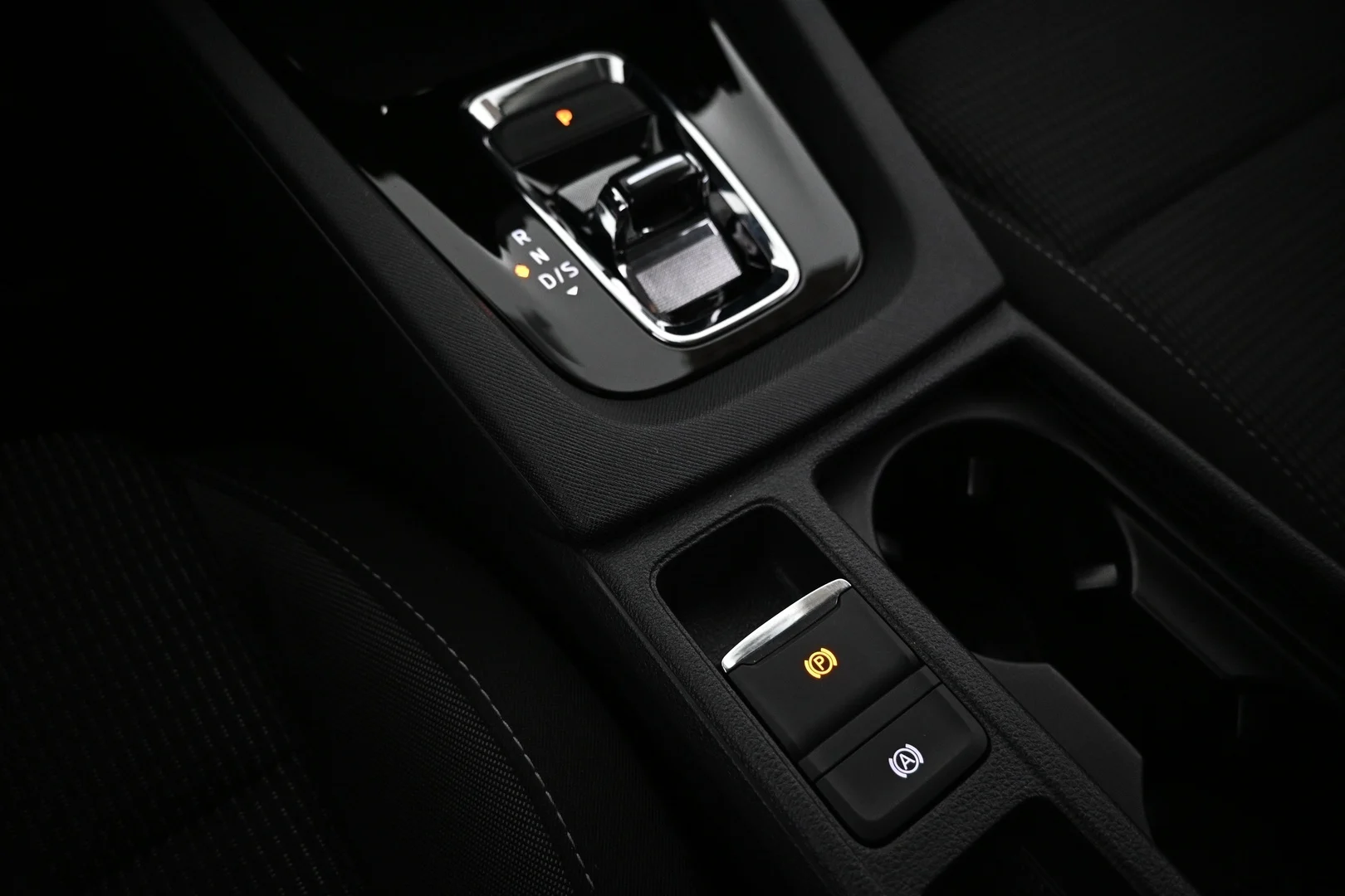 Car Image - hJu0WUsL6V9Z5ztRNths4