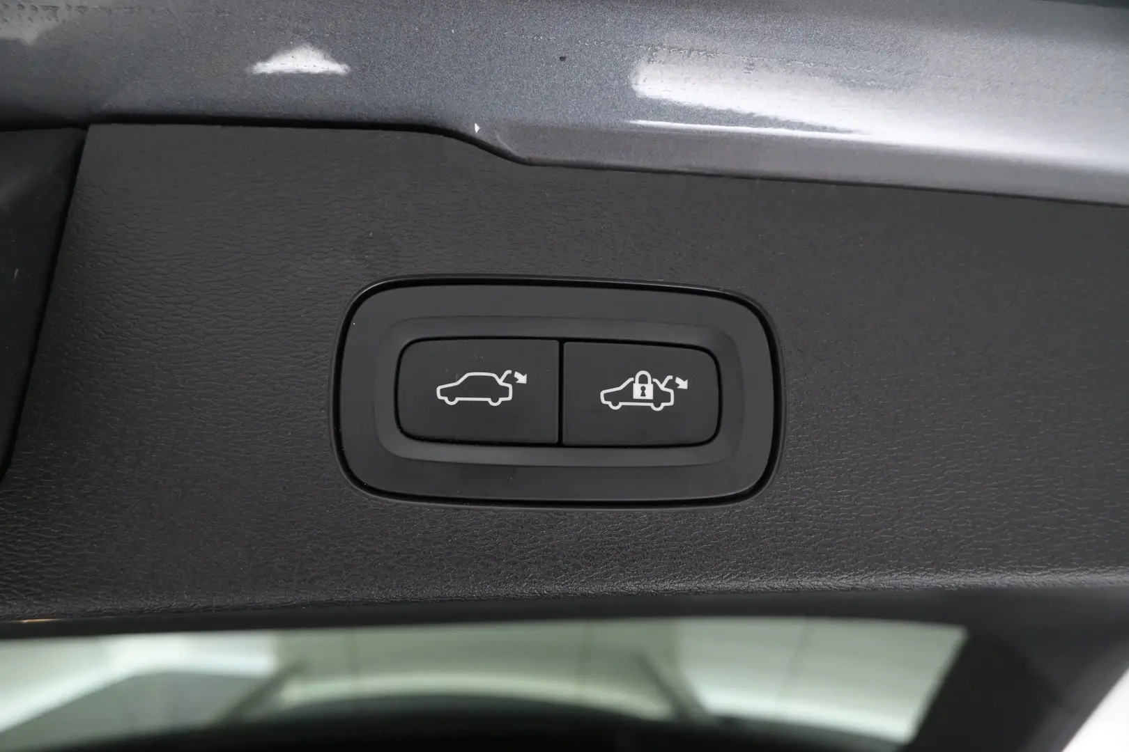 Car Image - 6xBq4B4hWNFwzxV7iS1zg4