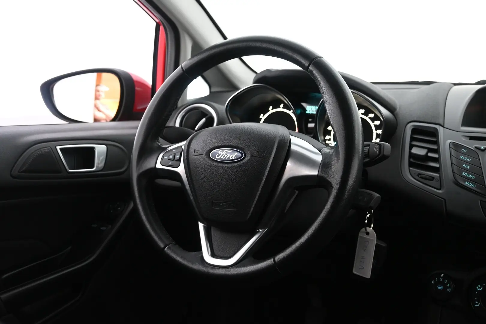 Car Image - 2010BCGeybzqKZFQK4cAA4