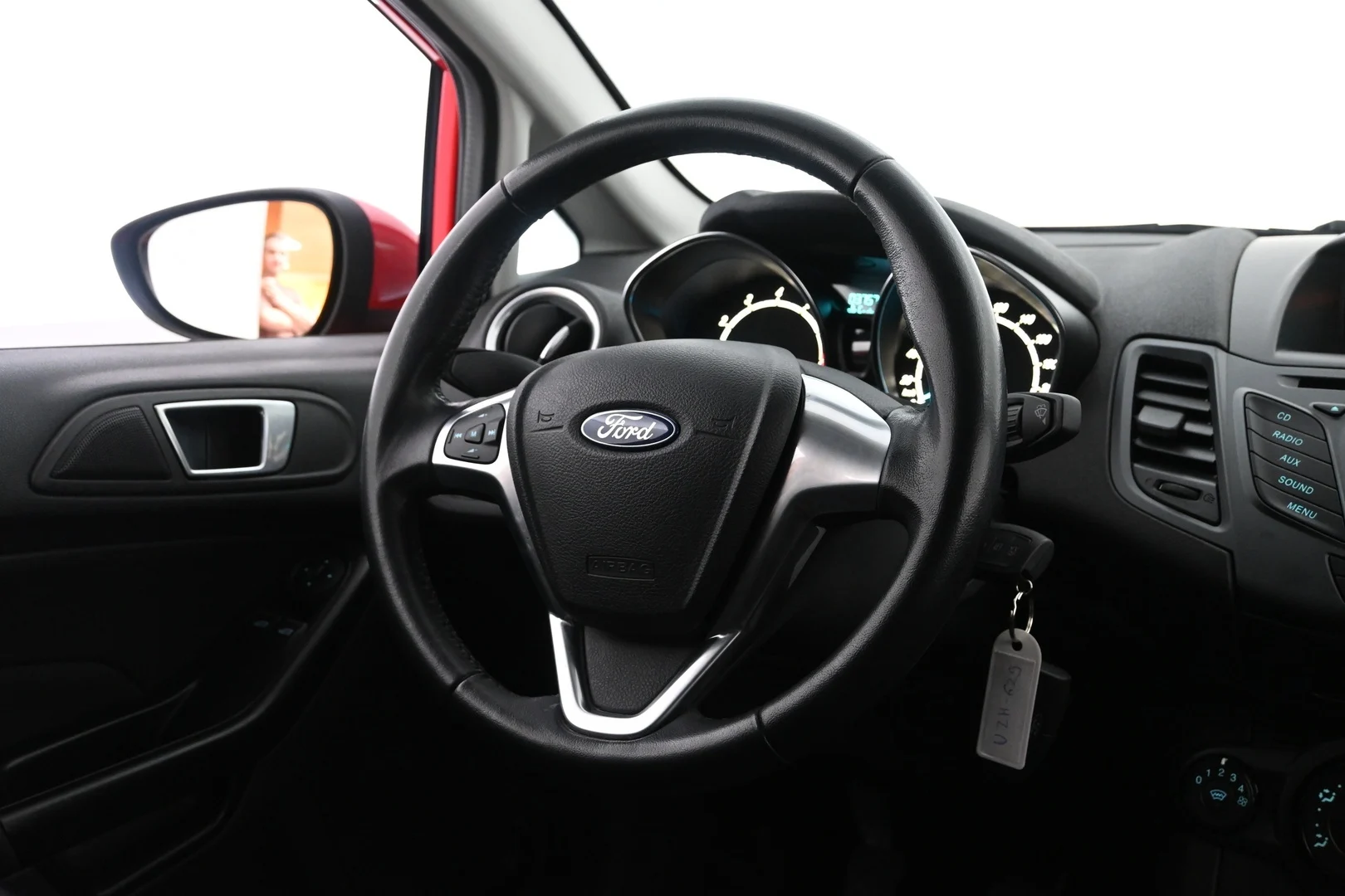 Car Image - 2010BCGeybzqKZFQK4cAA4