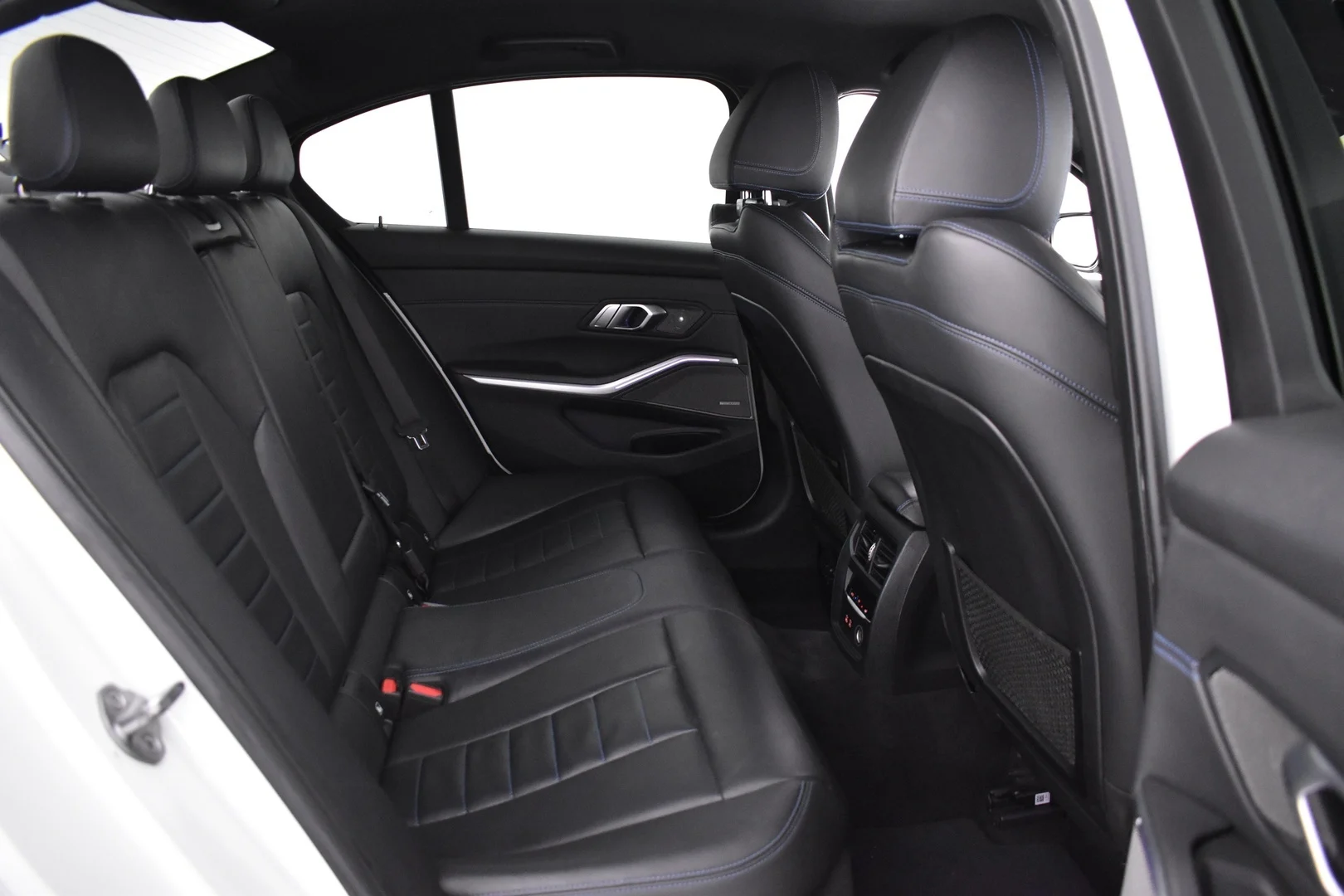 Car Image - 3navDgJNArVZIB9UR7EKr4