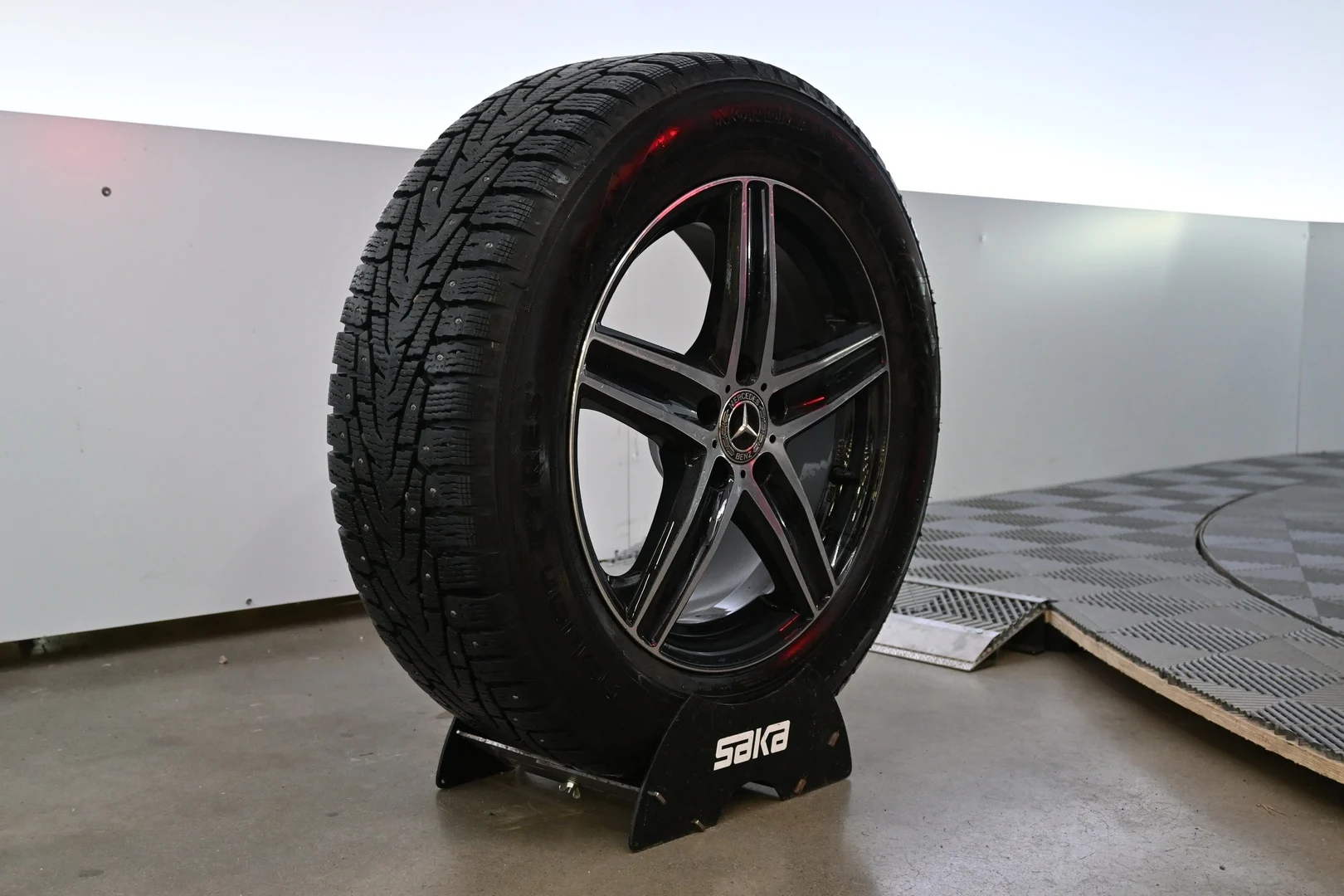 Car Image - 69MJJiXak27ghiBgAwn8EM